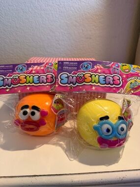 🥸🧡😡 “SMUSHERS”Squeezable Balls - Orange & Yellow🧡🥸💛.  USHER/ORB